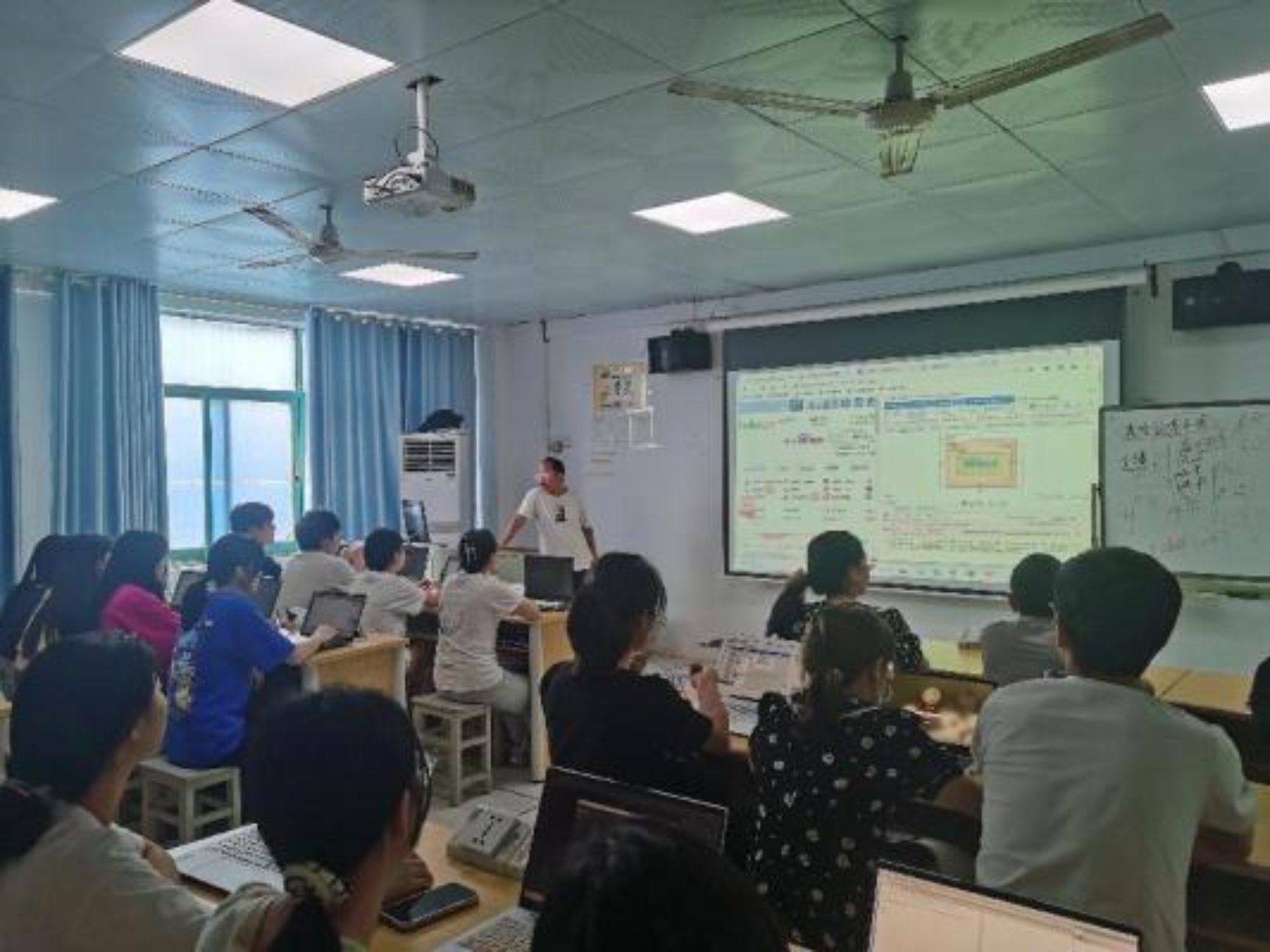 4f279b0a5e1d47670474a7ee86a61f9c